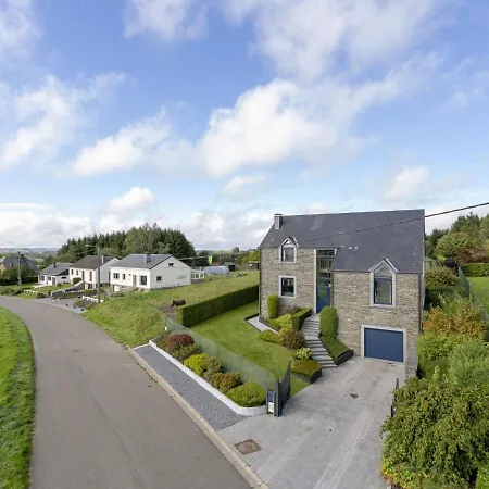Holiday home Pleasant Holiday With Recreation Briahan